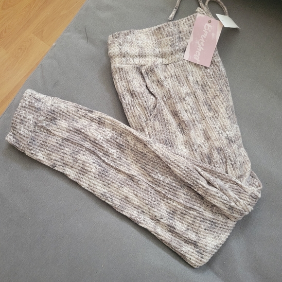 Brand new!Brushed tan woven snake skin joggers - Picture 1 of 2